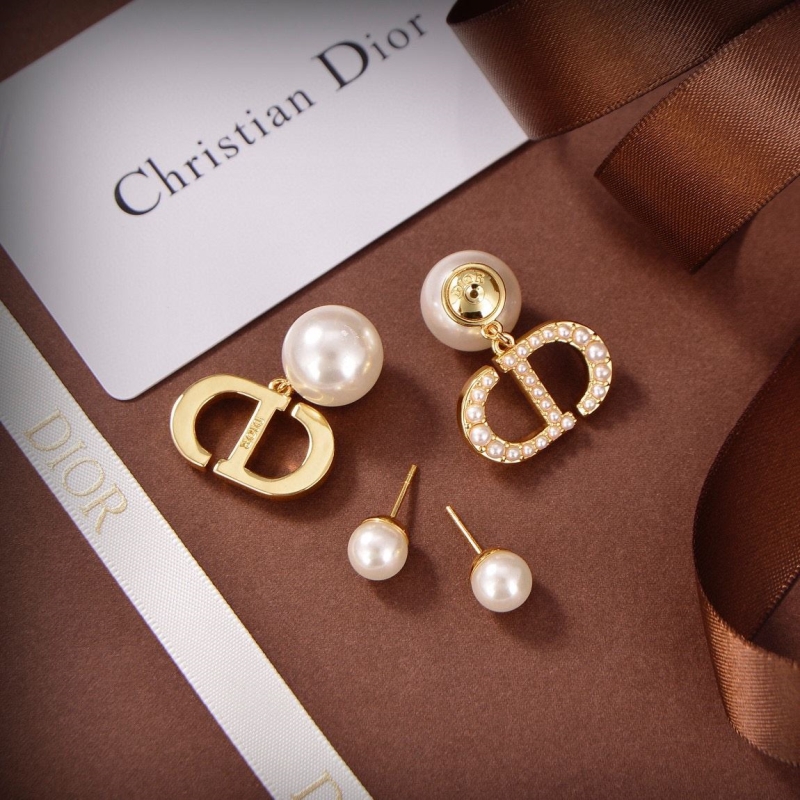 chr1st1an D10r earrings